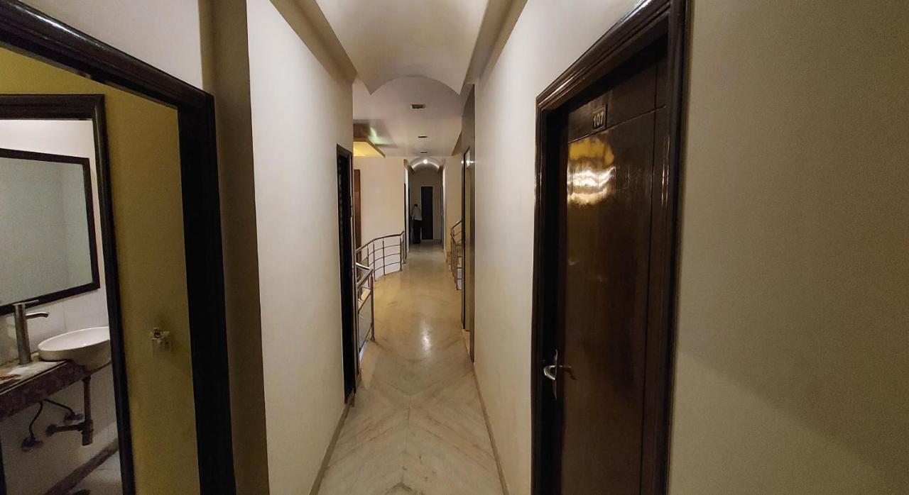 Hotel Goyal Palace Джайпур Екстериор снимка
